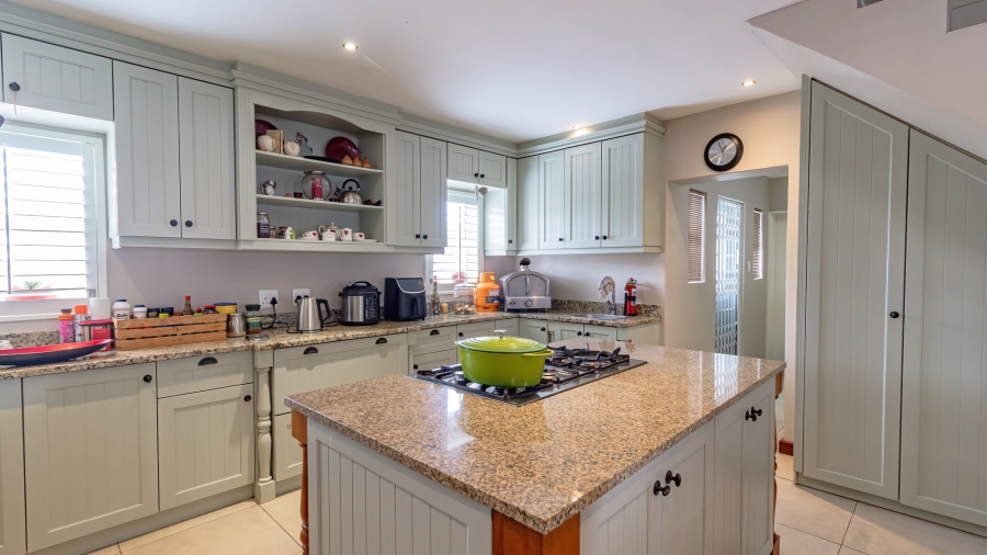 4 Bedroom Property for Sale in Blue Lagoon Western Cape